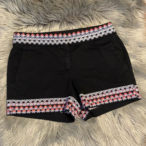 Loft 4” Black Embroidered Shorts Size 00 - Picture 3 of 4